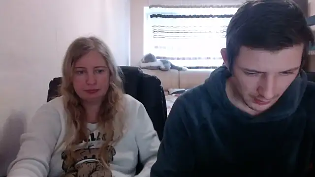 Snapshot of PeterAndJen chatting on March 2025 04:17:01 PM PeterAndJen online show from March 2025 04:17:01 PM