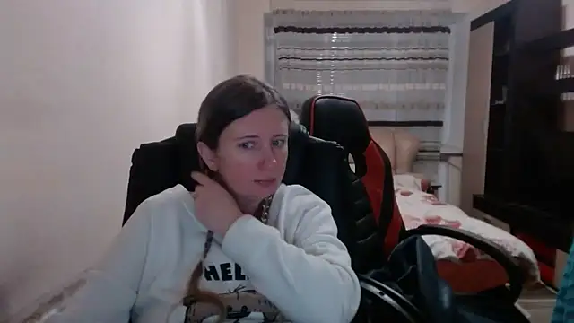 Snapshot of PeterAndJen chatting on March 2025 10:18:02 AM PeterAndJen online show from March 2025 10:18:02 AM