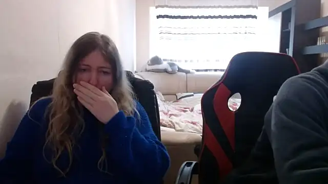 Snapshot of PeterAndJen chatting on March 2025 07:15:01 AM PeterAndJen online show from March 2025 07:15:01 AM