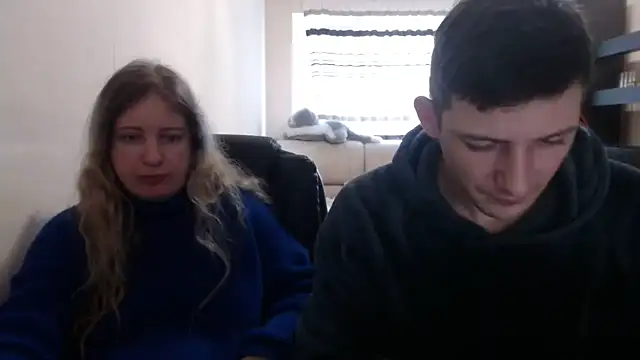 Snapshot of PeterAndJen chatting on March 2025 10:18:02 AM PeterAndJen online show from March 2025 10:18:02 AM