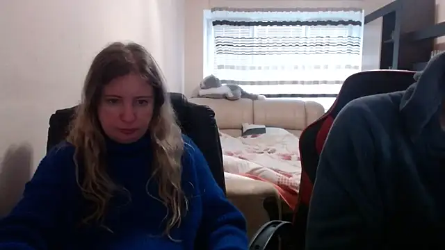 Snapshot of PeterAndJen chatting on March 2025 06:47:01 AM PeterAndJen online show from March 2025 06:47:01 AM