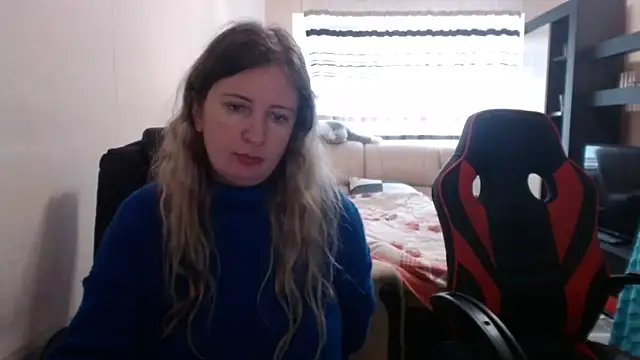 Snapshot of PeterAndJen chatting on March 2025 01:07:02 PM PeterAndJen online show from March 2025 01:07:02 PM