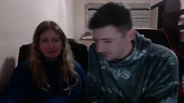 Snapshot of PeterAndJen chatting on March 2025 07:16:01 PM PeterAndJen online show from March 2025 07:16:01 PM