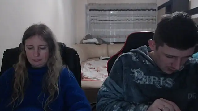 Snapshot of PeterAndJen chatting on March 2025 07:24:01 AM PeterAndJen online show from March 2025 07:24:01 AM