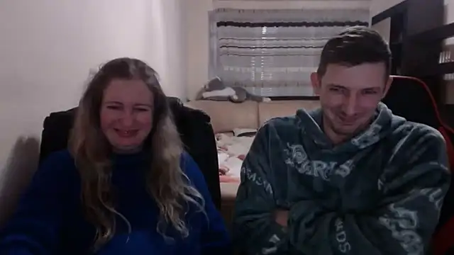 Snapshot of PeterAndJen chatting on March 2025 07:10:01 PM PeterAndJen online show from March 2025 07:10:01 PM