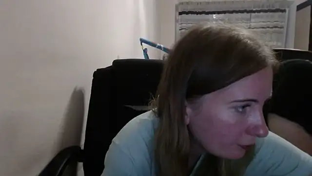 Snapshot of PeterAndJen chatting on September 2025 05:13:02 PM PeterAndJen online show from September 2025 05:13:02 PM