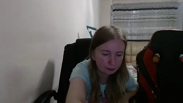 Snapshot of PeterAndJen chatting on September 2025 05:35:02 PM PeterAndJen online show from September 2025 05:35:02 PM