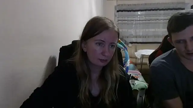 Snapshot of PeterAndJen chatting on September 2025 06:32:02 PM PeterAndJen online show from September 2025 06:32:02 PM