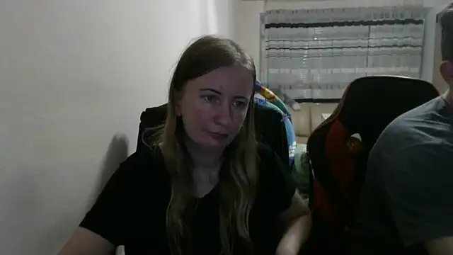 Snapshot of PeterAndJen chatting on September 2025 06:52:02 PM PeterAndJen online show from September 2025 06:52:02 PM