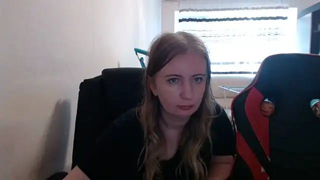 Snapshot of PeterAndJen chatting on September 2025 09:01:02 AM PeterAndJen online show from September 2025 09:01:02 AM