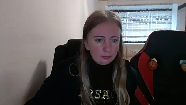 Snapshot of PeterAndJen chatting on September 2025 07:46:02 AM PeterAndJen online show from September 2025 07:46:02 AM