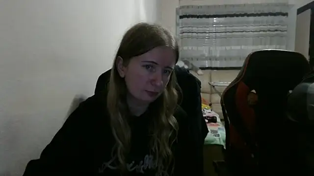 Snapshot of PeterAndJen chatting on October 2025 08:19:02 PM PeterAndJen online show from October 2025 08:19:02 PM