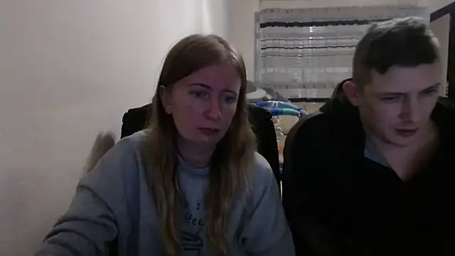 Snapshot of PeterAndJen chatting on October 2025 07:14:01 PM PeterAndJen online show from October 2025 07:14:01 PM