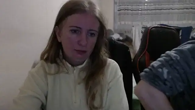 Snapshot of PeterAndJen chatting on November 2025 07:47:01 PM PeterAndJen online show from November 2025 07:47:01 PM