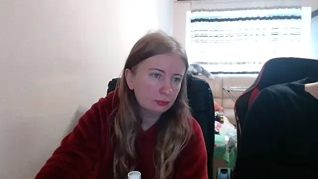 Snapshot of PeterAndJen chatting on November 2025 06:33:01 AM PeterAndJen online show from November 2025 06:33:01 AM