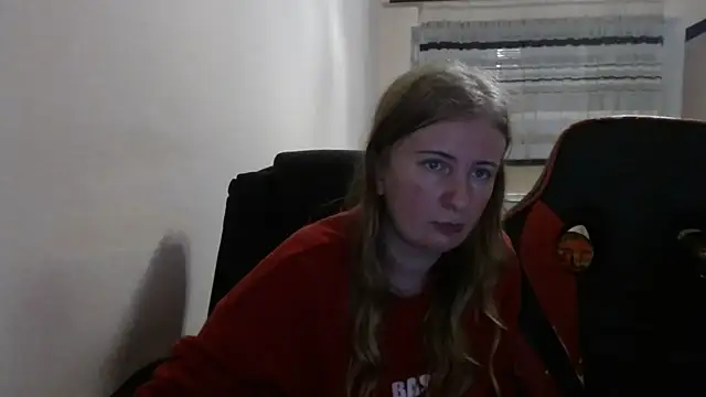 Snapshot of PeterAndJen chatting on November 2025 07:18:02 PM PeterAndJen online show from November 2025 07:18:02 PM