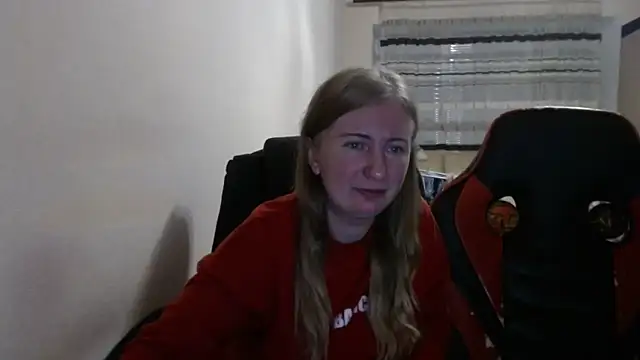 Snapshot of PeterAndJen chatting on November 2025 07:47:01 PM PeterAndJen online show from November 2025 07:47:01 PM