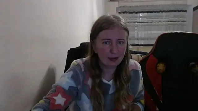 Snapshot of PeterAndJen chatting on November 2025 07:13:02 PM PeterAndJen online show from November 2025 07:13:02 PM