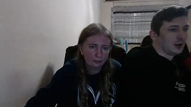 Snapshot of PeterAndJen chatting on December 2025 06:46:02 PM PeterAndJen online show from December 2025 06:46:02 PM