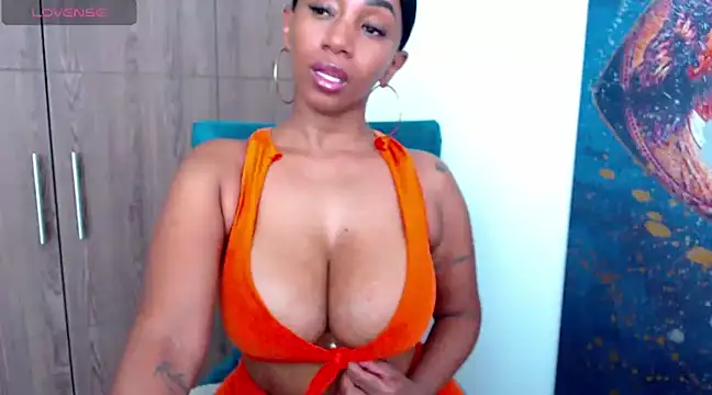 Snapshot of Pinkceeleste chatting on December 2024 09:47:02 PM Pinkceeleste online show from December 2024 09:47:02 PM