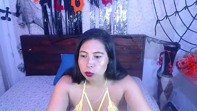 Snapshot of NikkieMilky chatting on October 2025 02:11:02 AM NikkieMilky online show from October 2025 02:11:02 AM