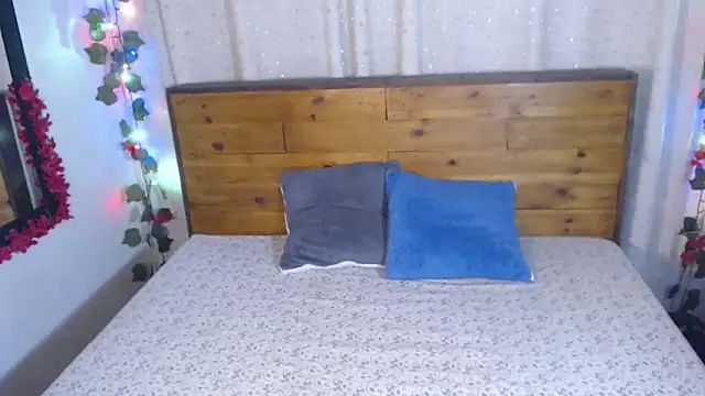 Snapshot of NikkieMilky chatting on March 2026 01:31:02 AM NikkieMilky online show from March 2026 01:31:02 AM