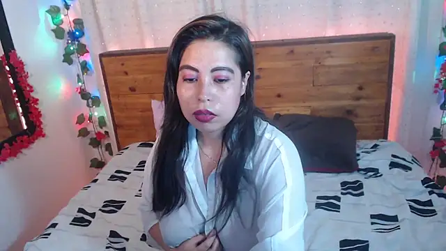 Snapshot of NikkieMilky chatting on April 2026 06:35:02 AM NikkieMilky online show from April 2026 06:35:02 AM