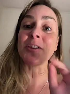 Snapshot of misslulipop chatting on February 2025 01:44:01 PM misslulipop online show from February 2025 01:44:01 PM