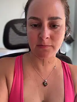 Snapshot of misslulipop chatting on February 2025 09:48:01 PM misslulipop online show from February 2025 09:48:01 PM