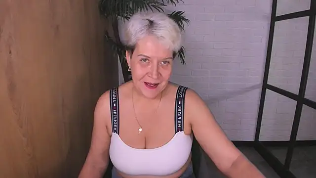 Snapshot of KathySunn chatting on April 2026 01:26:01 PM KathySunn online show from April 2026 01:26:01 PM