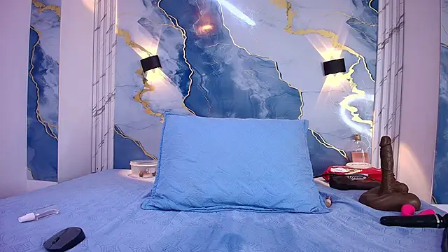 lorrayne  online show from September 2025 12:19:01 PM