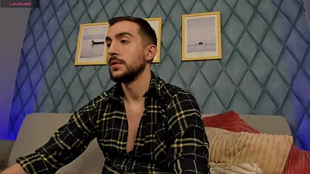 Snapshot of Dylan_Best chatting on March 2025 11:21:02 PM Dylan Best online show from March 2025 11:21:02 PM