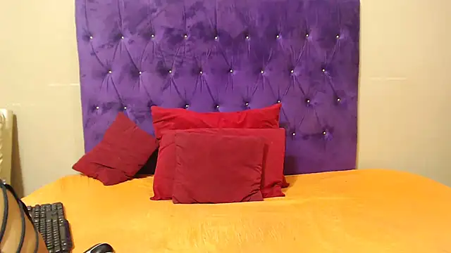 Snapshot of EBONYBUSTYY chatting on July 2026 06:28:01 PM EBONYBUSTYY online show from July 2026 06:28:01 PM