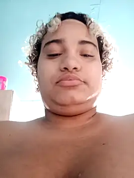 Hilarybunnyy online show from February 2026 07:23:02 PM