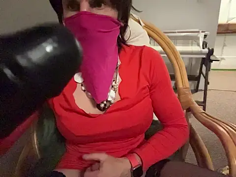 Snapshot of petuletra chatting on November 2025 11:03:01 PM petuletra online show from November 2025 11:03:01 PM