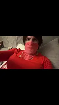 Snapshot of petuletra chatting on December 2025 02:05:01 AM petuletra online show from December 2025 02:05:01 AM