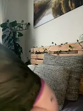 Snapshot of MenaDreadfull chatting on March 2026 03:11:01 PM MenaDreadfull online show from March 2026 03:11:01 PM