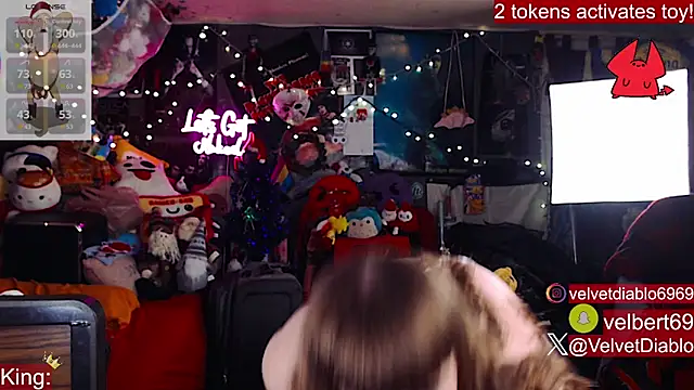Snapshot of VelvetDiablo chatting on December 2025 01:25:02 AM VelvetDiablo online show from December 2025 01:25:02 AM