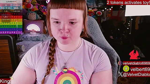 Snapshot of VelvetDiablo chatting on June 2026 12:32:02 AM VelvetDiablo online show from June 2026 12:32:02 AM