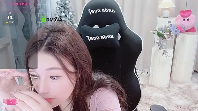 Snapshot of Happy_Kitty chatting on December 2024 02:24:02 PM Happy Kitty online show from December 2024 02:24:02 PM