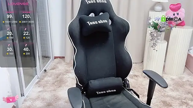 Snapshot of Happy_Kitty chatting on February 2025 06:43:02 PM Happy Kitty online show from February 2025 06:43:02 PM