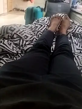 Snapshot of Lukeeboyasia chatting on September 2025 05:50:01 AM Lukeeboyasia online show from September 2025 05:50:01 AM