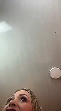 Holly madison  online show from February 2025 04:36:02 PM