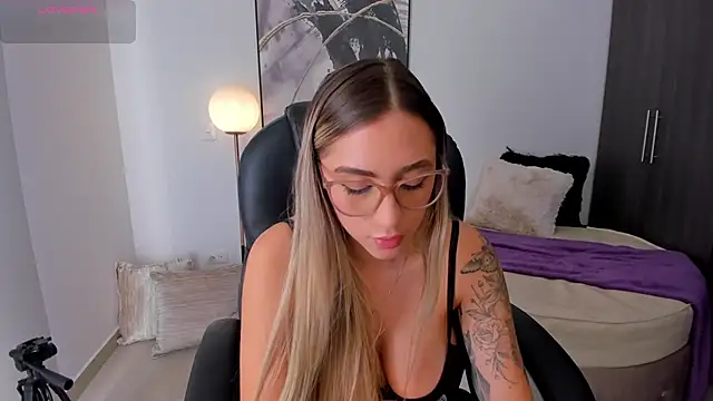 Snapshot of StacyConner chatting on January 2025 02:48:01 PM StacyConner online show from January 2025 02:48:01 PM