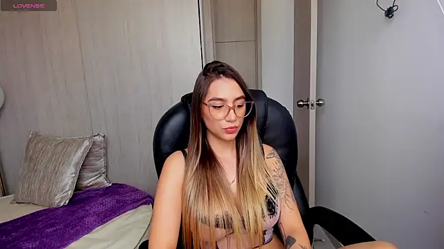 Snapshot of StacyConner chatting on October 2025 07:47:02 PM StacyConner online show from October 2025 07:47:02 PM