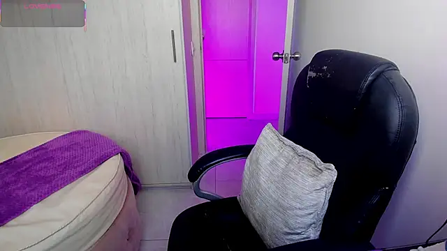 Snapshot of StacyConner chatting on April 2026 10:18:01 PM StacyConner online show from April 2026 10:18:01 PM