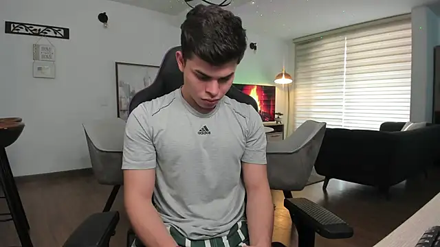 alejooo twink online show from February 2025 06:42:02 PM