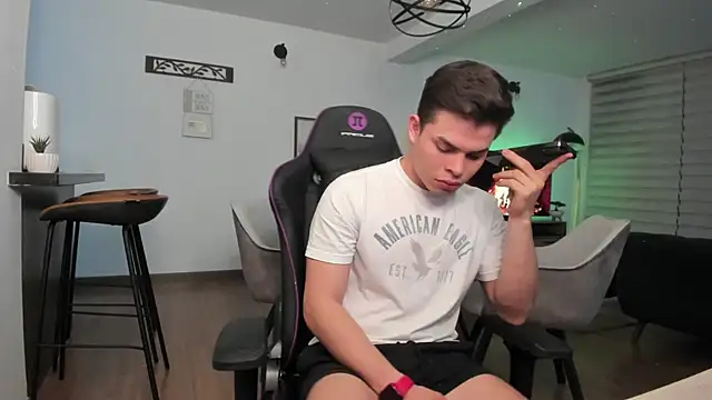 alejooo twink online show from March 2025 05:12:01 AM