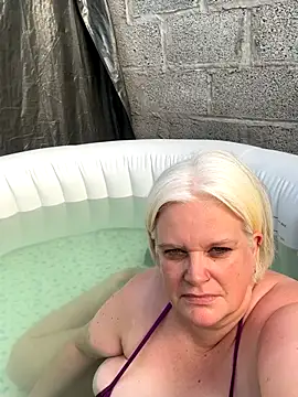 Snapshot of sexychazza16 chatting on November 2025 10:06:02 AM sexychazza16 online show from November 2025 10:06:02 AM