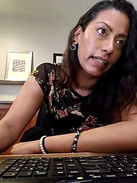 Snapshot of Nikkierosee chatting on March 2025 08:57:01 PM Nikkierosee online show from March 2025 08:57:01 PM